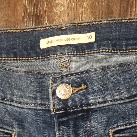 Levi's Jeans Women's 10 Classic Wide Leg Cropped High Rise Retro Denim Classic - Picture 2 of 8